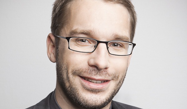 Sie sucht ihn mücheln
