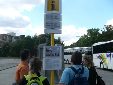 haltestelle Denkmal des Grauen Busses