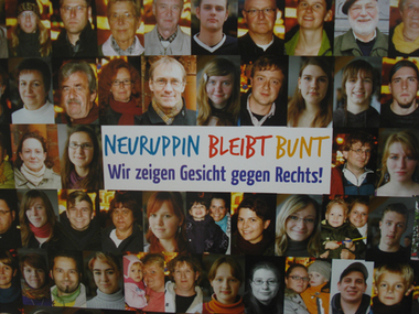 Neuruppin bleibt punt Plakat mit vielen Portraits