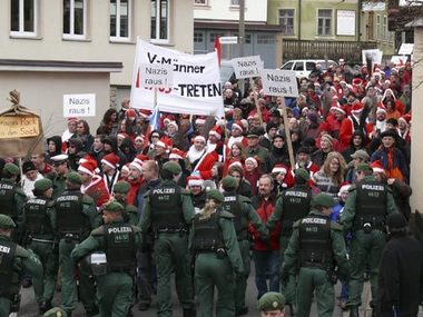 nikolausaufmarsch in graefenberg wird von polizei gestoppt