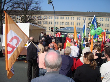 Allparteien-Demonstration vor dem Rathaus Reinickendorf